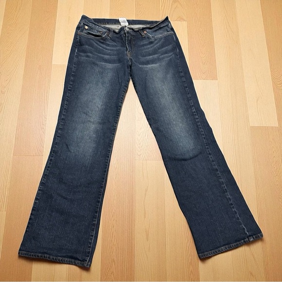 Lucky Brand Dungarees Midrise Flare Jeans 10/30 – Gene Montesano – 30" Inseam - Picture 1 of 9